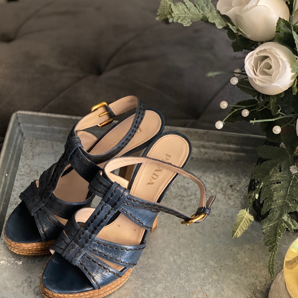 Prada Sandals with strap. - Picture 4 of 4